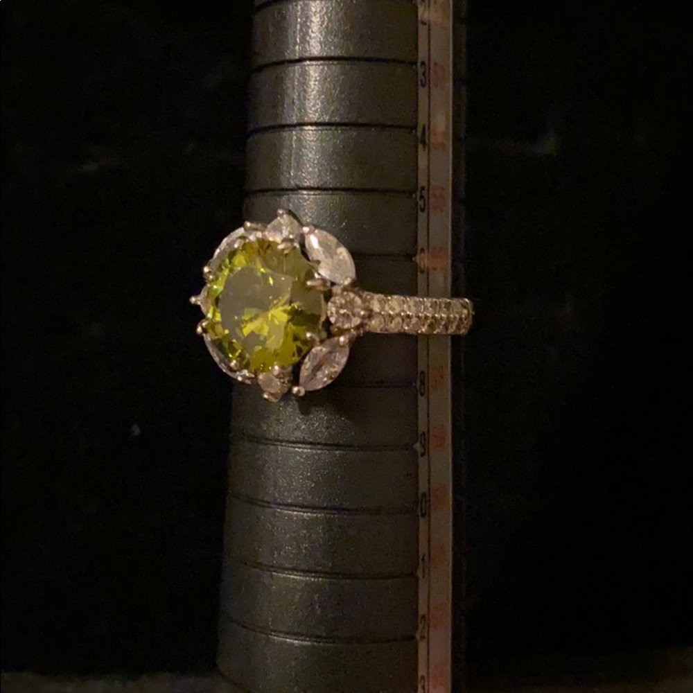 Green ring - Picture 3 of 3